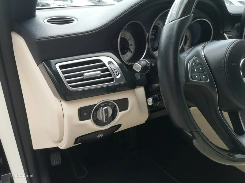 Mercedes-Benz CLS C218 CLS 350 16