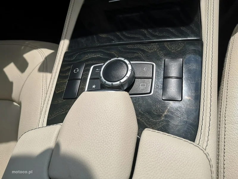 Mercedes-Benz CLS C218 CLS 350 23