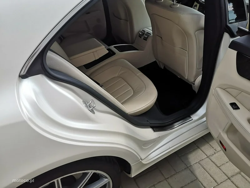 Mercedes-Benz CLS C218 CLS 350 24