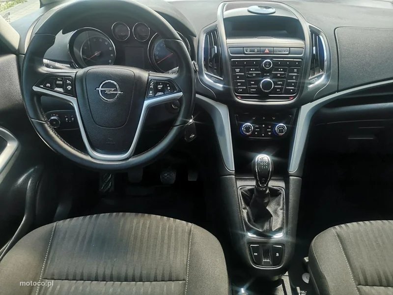 Opel Zafira B 13