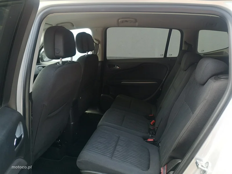 Opel Zafira B 17