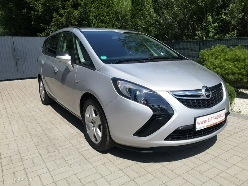 Opel Zafira B 3
