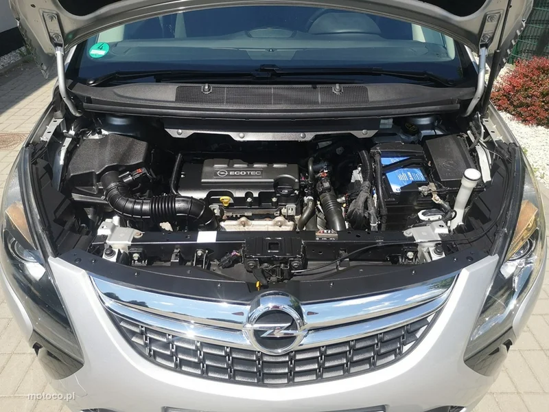 Opel Zafira B 22