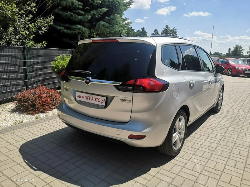 Opel Zafira B 5