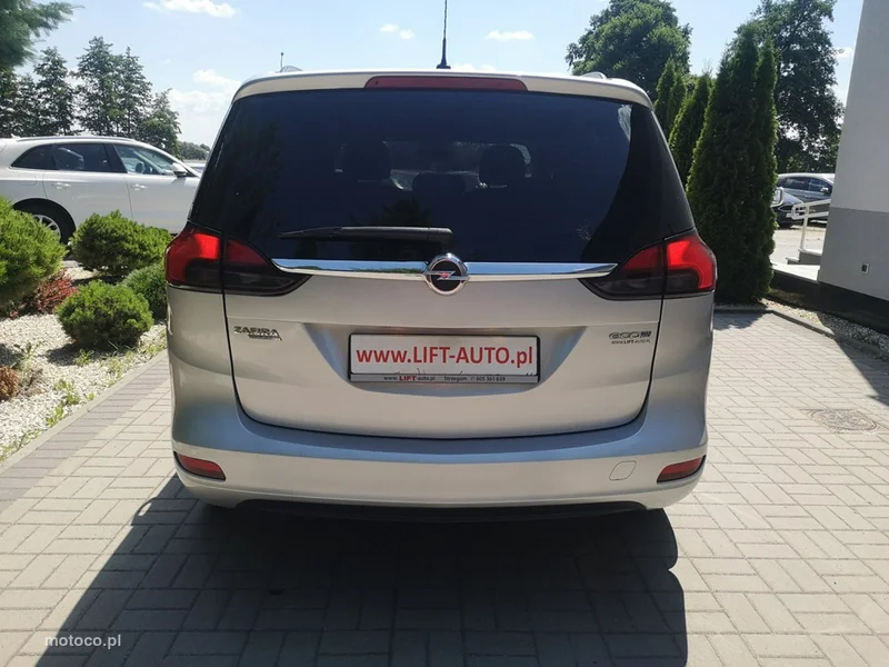 Opel Zafira B 6