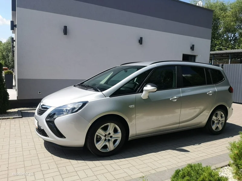 Opel Zafira B 9