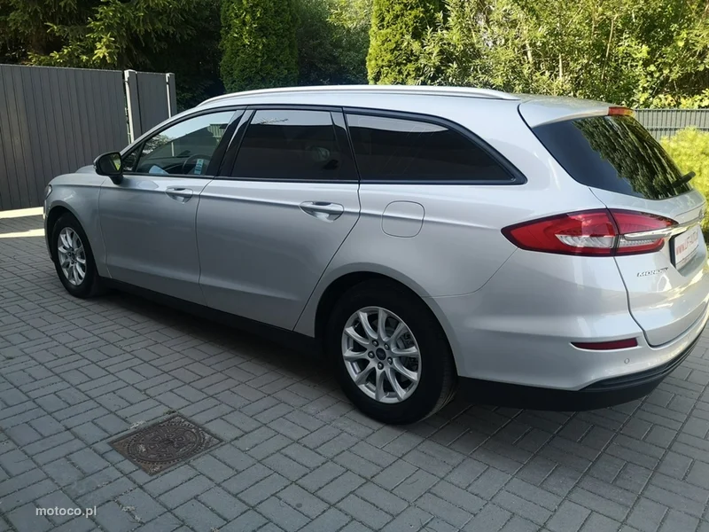 Ford Mondeo V 8