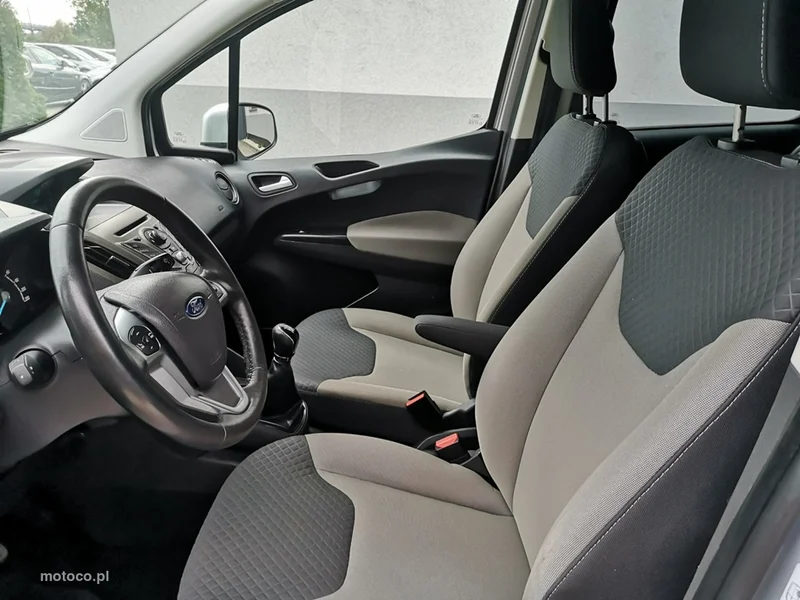 Ford Tourneo Courier 13