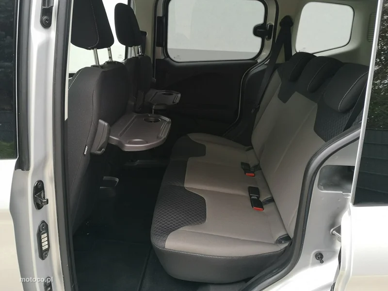 Ford Tourneo Courier 14