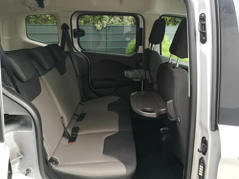 Ford Tourneo Courier 15