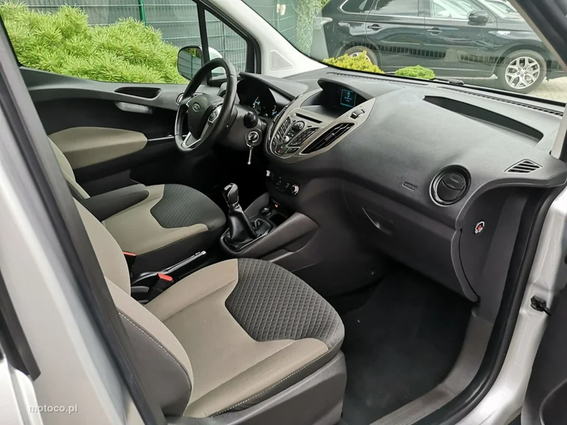 Ford Tourneo Courier 16