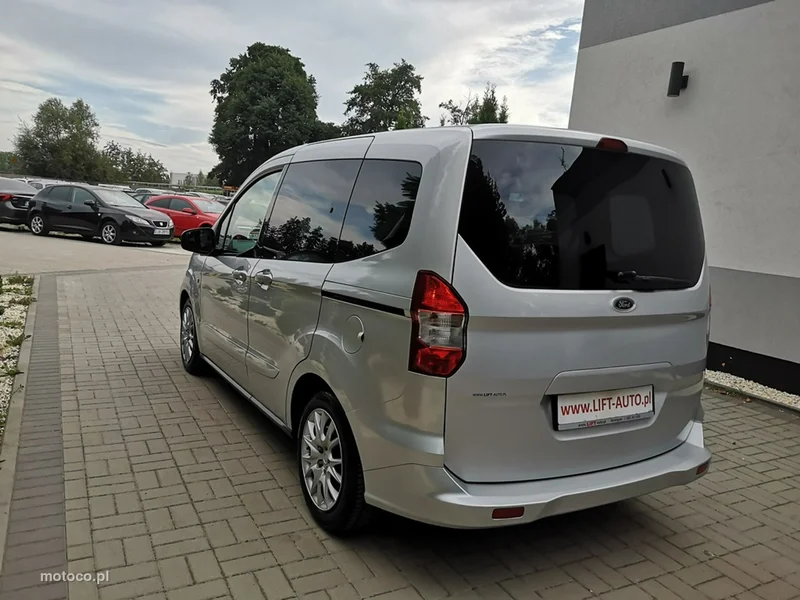 Ford Tourneo Courier 7