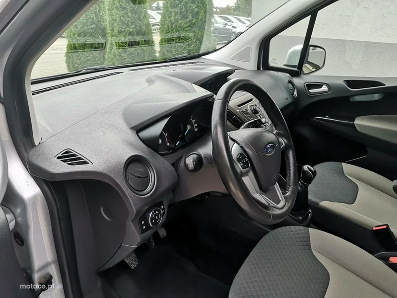 Ford Tourneo Courier 10