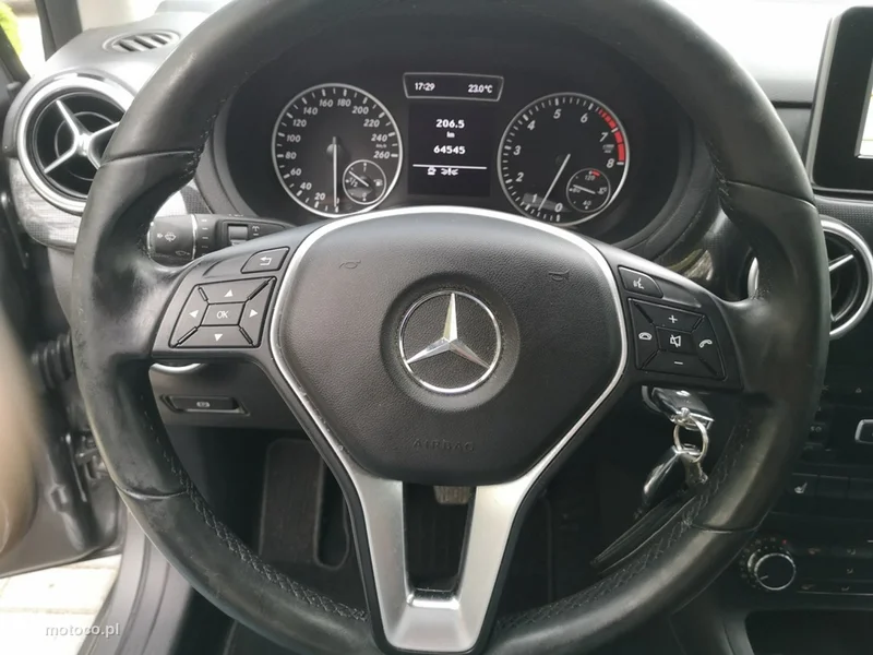Mercedes-Benz Klasa B W246 B 180 12