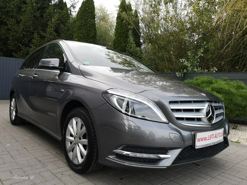 Mercedes-Benz Klasa B W246 B 180 4