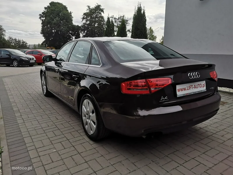 Audi A4 B8 7