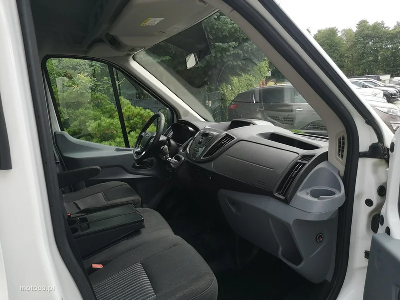 Ford Transit 19