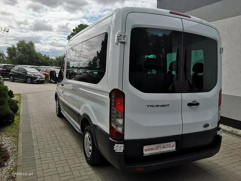 Ford Transit 8