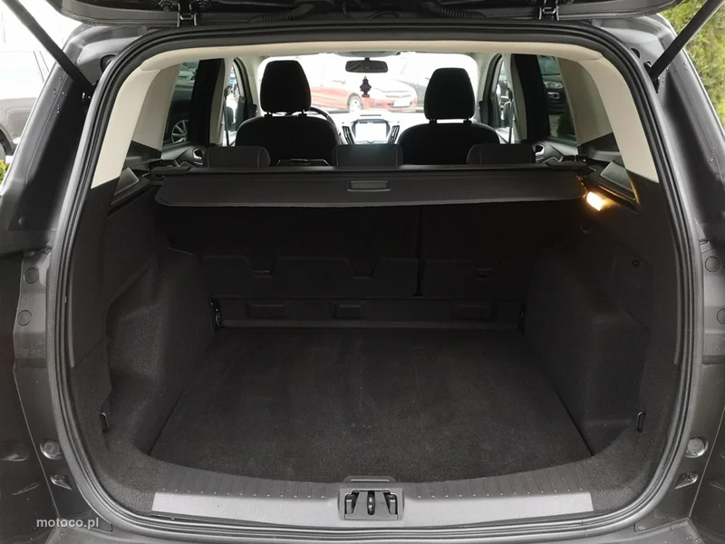Ford Kuga II 28