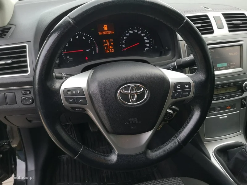 Toyota Avensis T27 14