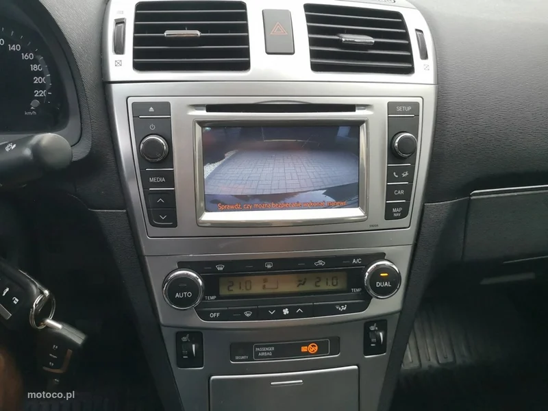 Toyota Avensis T27 16
