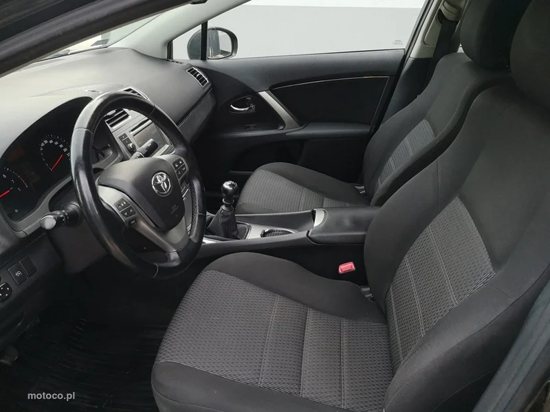 Toyota Avensis T27 18