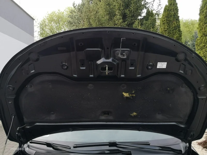 Toyota Avensis T27 23