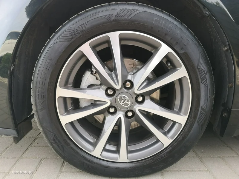 Toyota Avensis T27 26