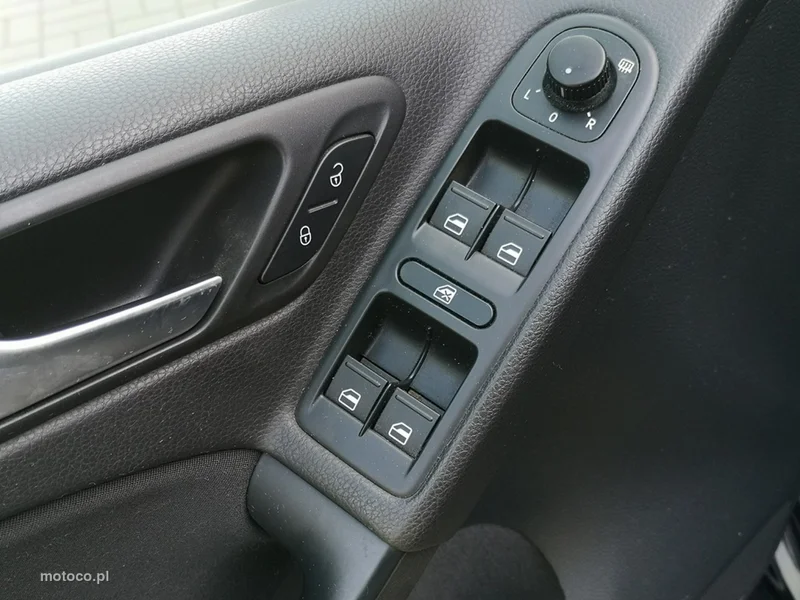 Volkswagen Golf VI 11