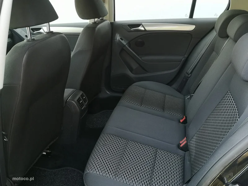 Volkswagen Golf VI 17