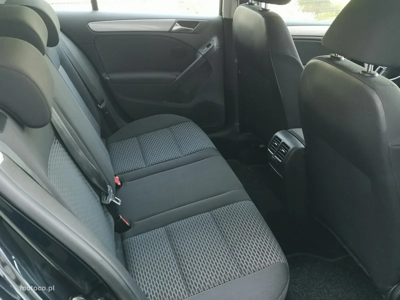 Volkswagen Golf VI 19