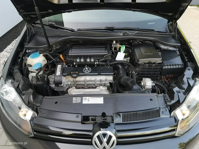 Volkswagen Golf VI 23
