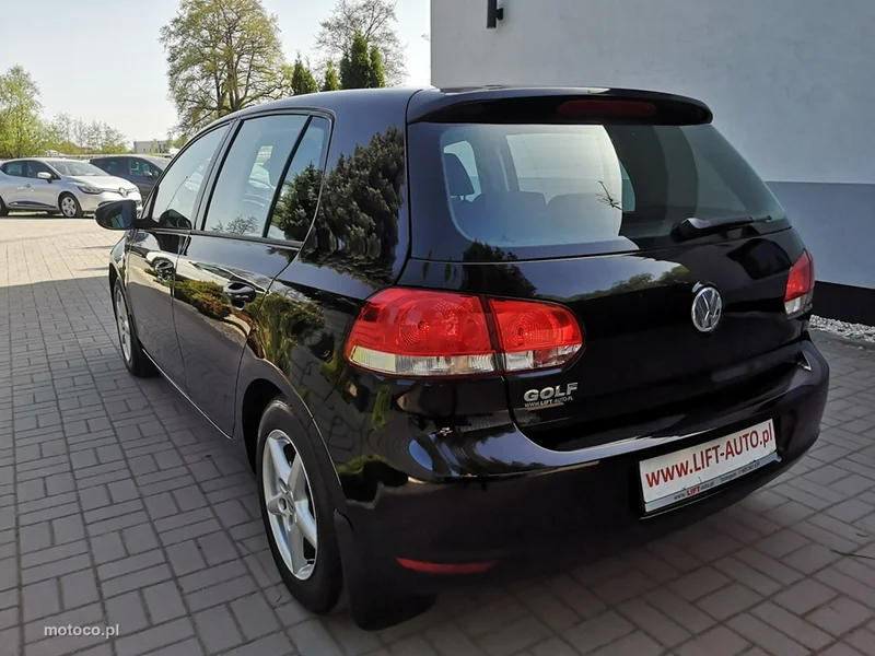 Volkswagen Golf VI 8