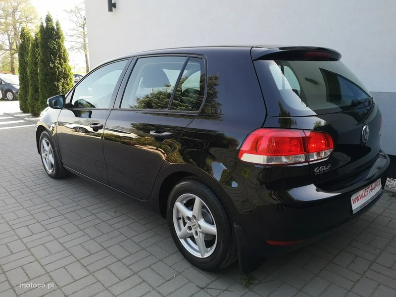 Volkswagen Golf VI 9