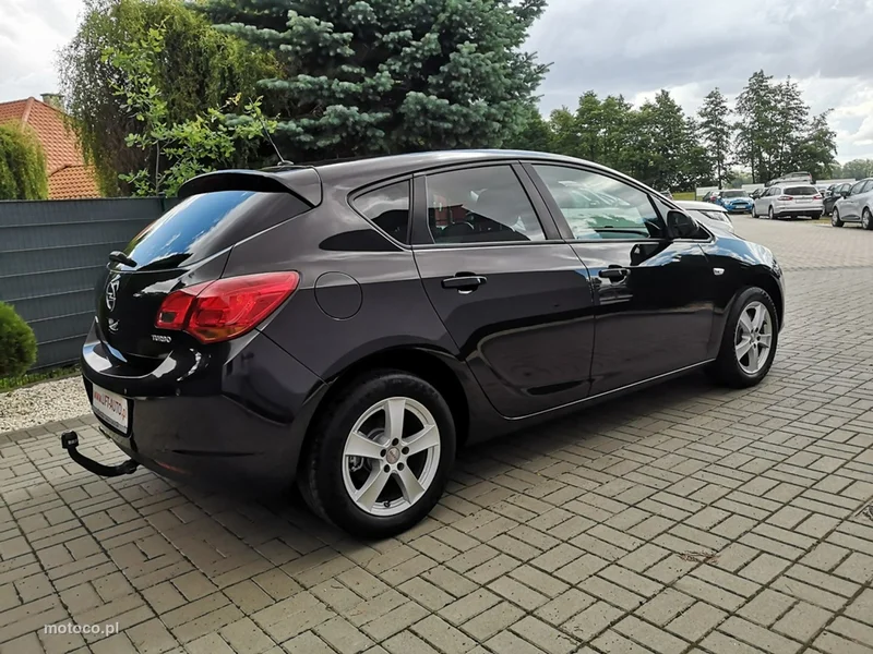 Opel Astra J 5