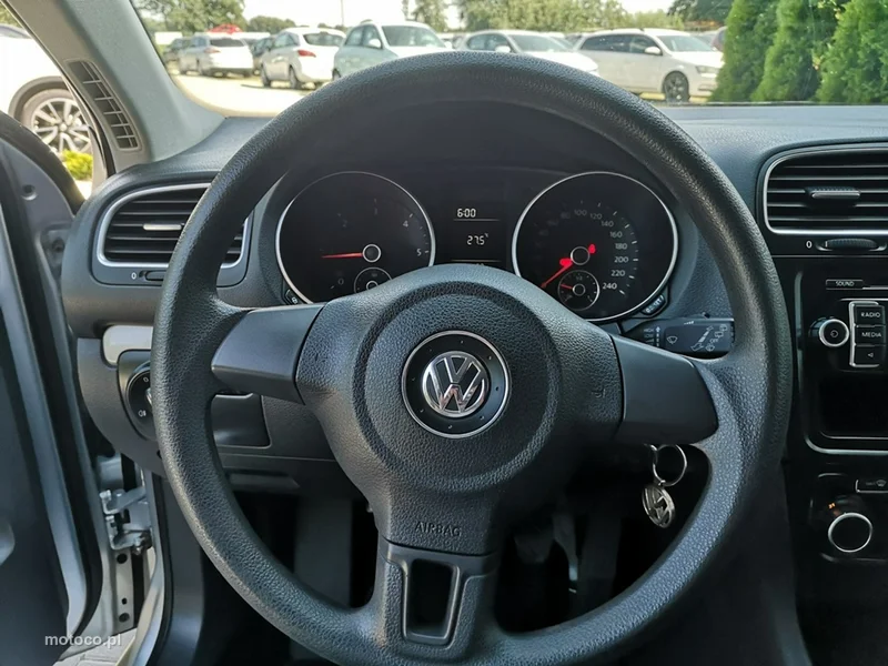 Volkswagen Golf VI 13