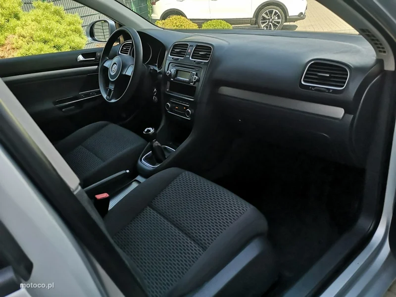 Volkswagen Golf VI 19
