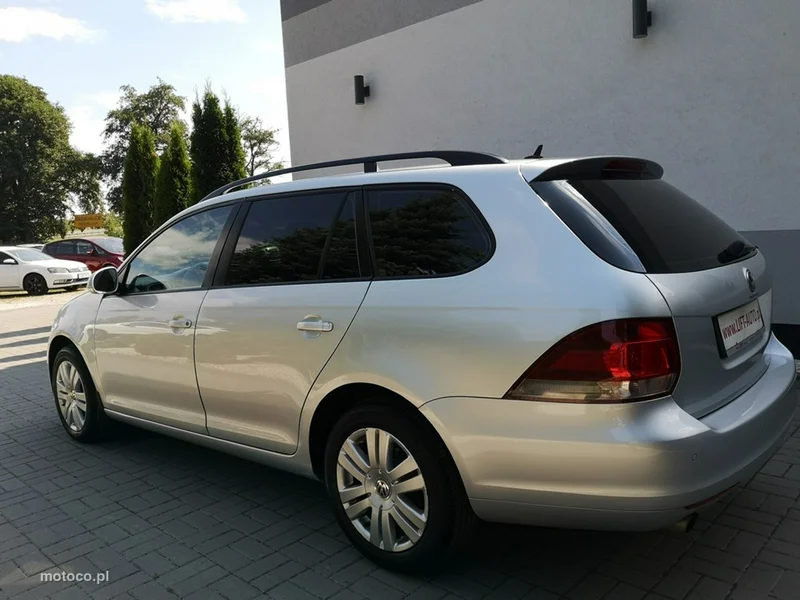 Volkswagen Golf VI 8