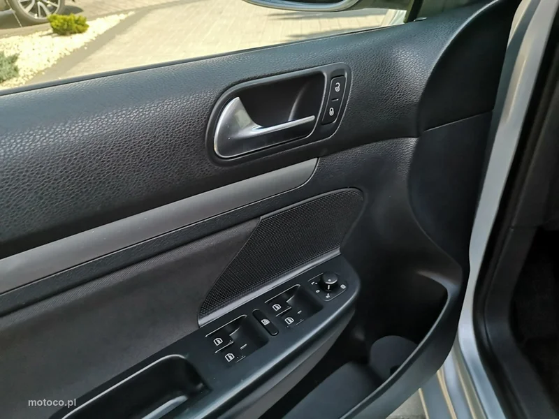 Volkswagen Golf VI 10