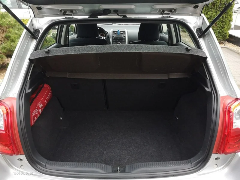 Toyota Auris E150 20