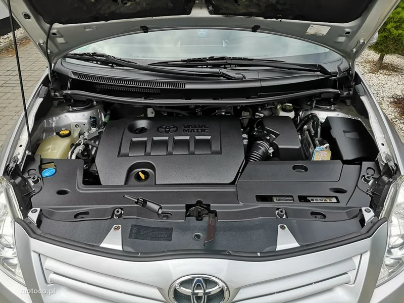 Toyota Auris E150 22