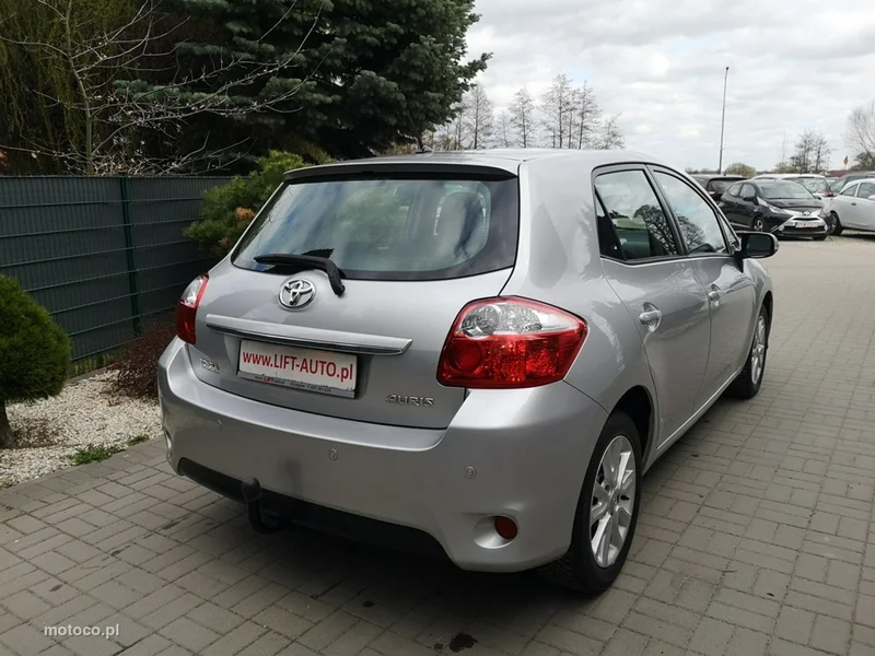 Toyota Auris E150 6