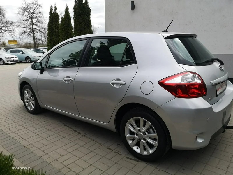 Toyota Auris E150 9