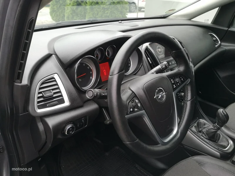 Opel Astra J 12