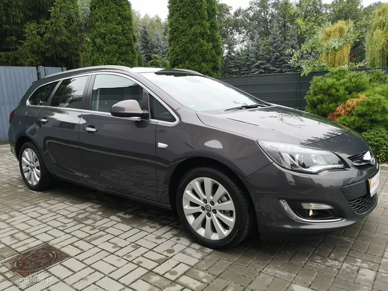 Opel Astra J 4