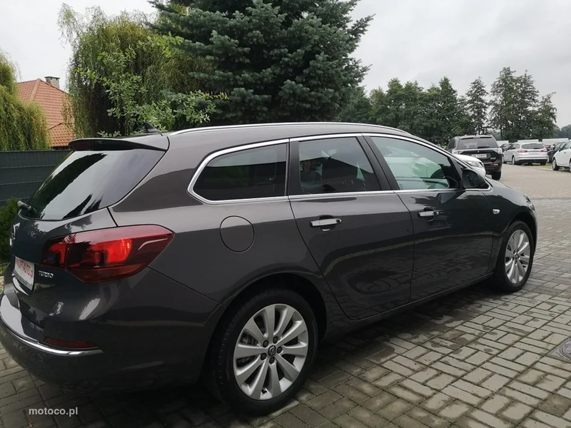Opel Astra J 5