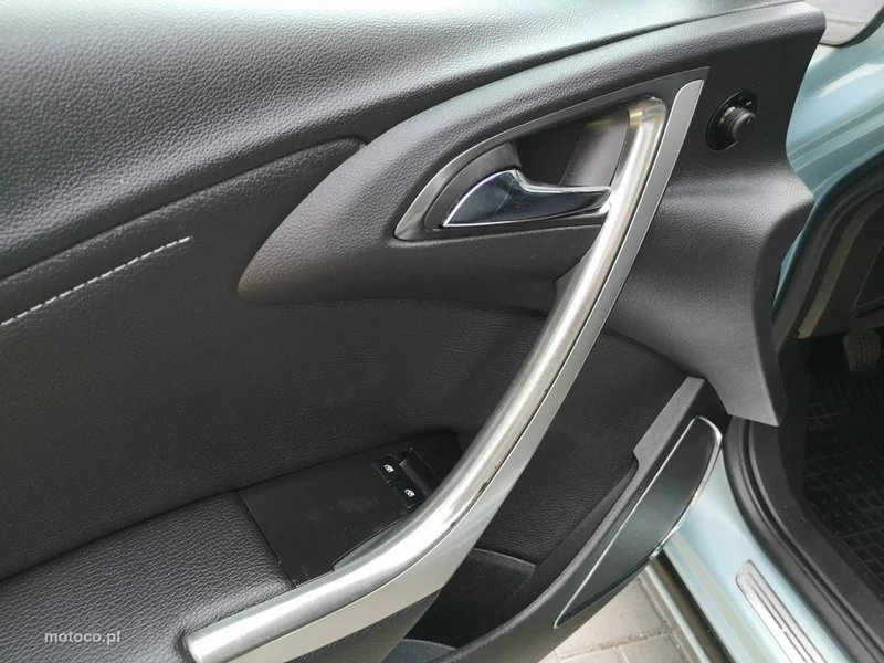 Opel Astra J 11