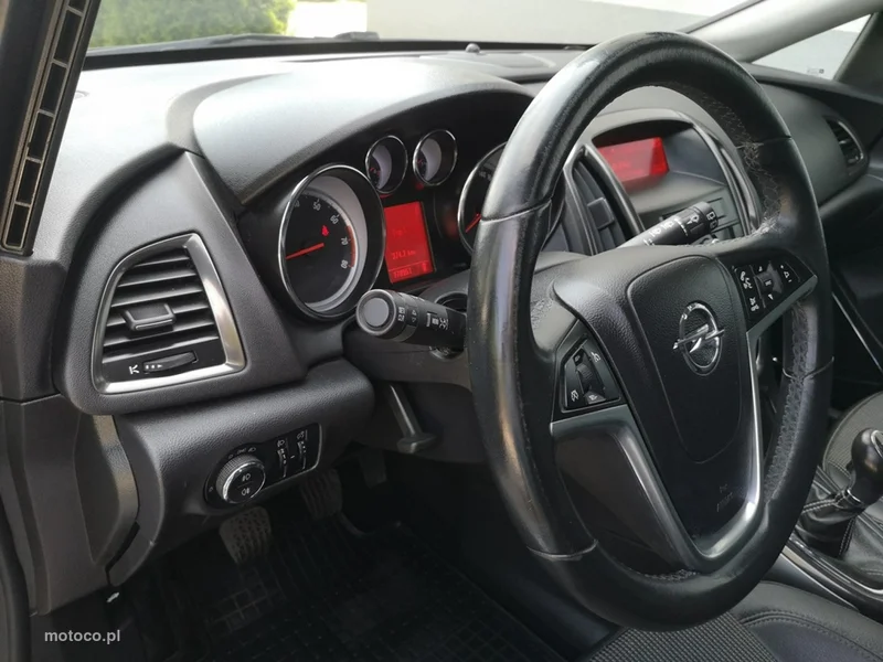 Opel Astra J 12