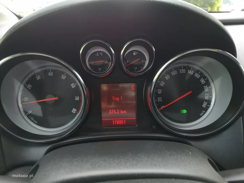 Opel Astra J 13