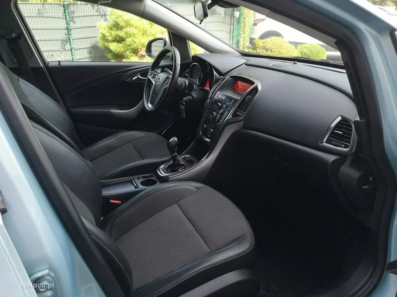Opel Astra J 19